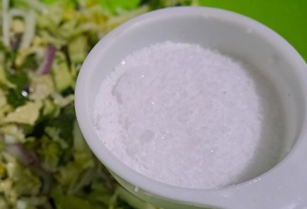 Фото шага рецепта Салат из пекинской капусты 190573 шаг 10  