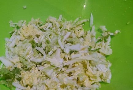 Фото шага рецепта Салат из пекинской капусты 190573 шаг 2  