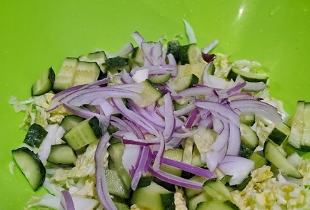 Фото шага рецепта Салат из пекинской капусты 190573 шаг 4  