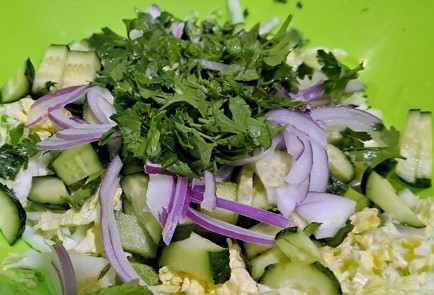 Фото шага рецепта Салат из пекинской капусты 190573 шаг 5  