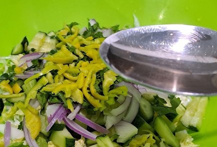 Фото шага рецепта Салат из пекинской капусты 190573 шаг 7  