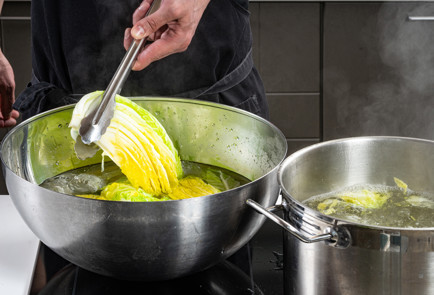 Фото шага рецепта Салат из пекинской капусты 191771 шаг 3  