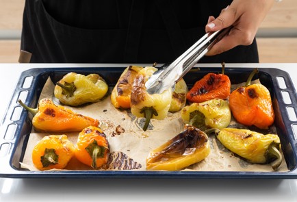 Фото шага рецепта Салат из перца с чесноком 151337 шаг 2  