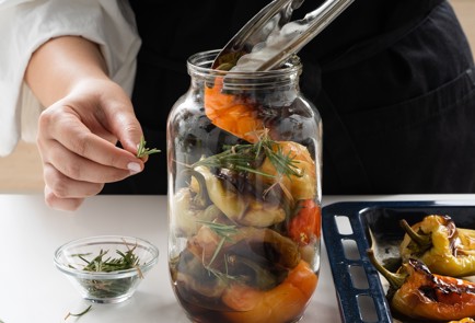 Фото шага рецепта Салат из перца с чесноком 151337 шаг 5  