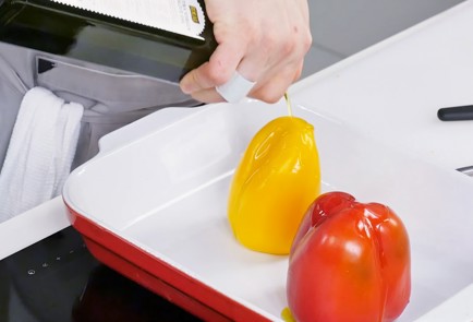 Фото шага рецепта Салат из перцев и жареного халуми 24244 шаг 1  