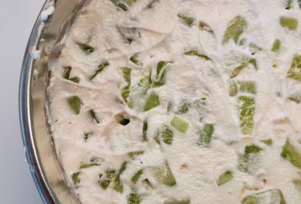 Фото шага рецепта Салат из перепелиных яиц и лисичек 152744 шаг 12  