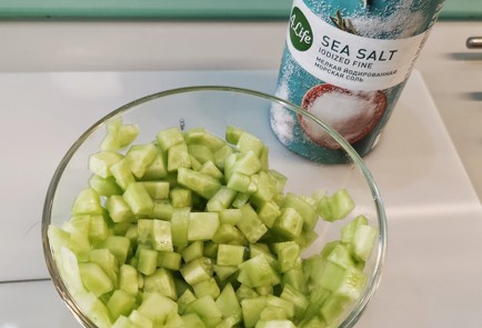 Фото шага рецепта Салат из перепелиных яиц и лисичек 152744 шаг 3  