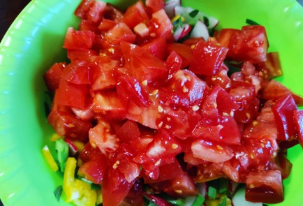 Фото шага рецепта Салат из помидоров и перца 189468 шаг 7