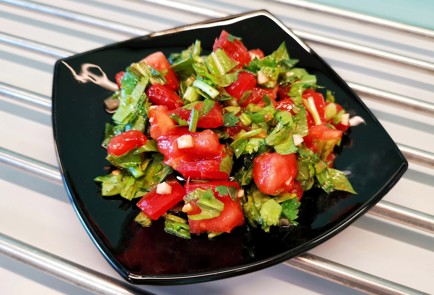 Фото шага рецепта Салат из помидоров и зелени 188930 шаг 10  