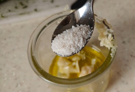 Фото шага рецепта Салат из помидоров к мясу 190233 шаг 10  