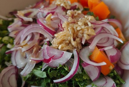 Фото шага рецепта Салат из помидоров к мясу 190233 шаг 11  