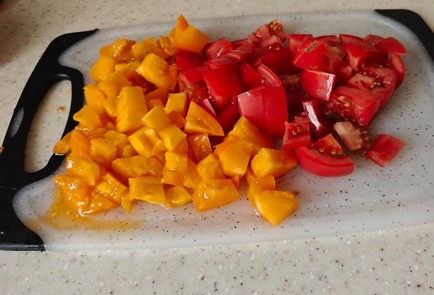 Фото шага рецепта Салат из помидоров к мясу 190233 шаг 2  