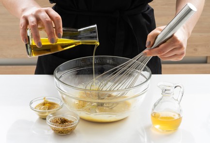 Фото шага рецепта Салат из порея по рецепту Джейми Оливера 151800 шаг 7  