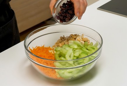 Фото шага рецепта Салат из сельдерея 35747 шаг 5  