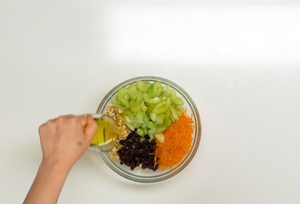 Фото шага рецепта Салат из сельдерея 35747 шаг 6  