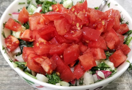 Фото шага рецепта Салат из сезонных овощей 175203 шаг 10  