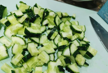 Фото шага рецепта Салат из сезонных овощей 175203 шаг 5  