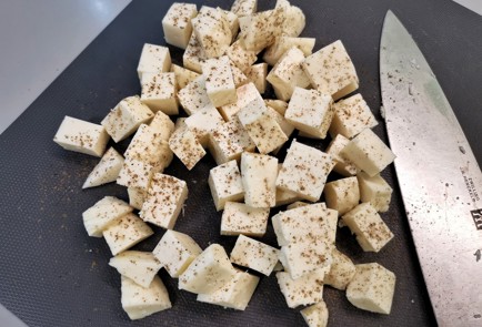 Фото шага рецепта Салат из шпината с адыгейским сыром 140423 шаг 13