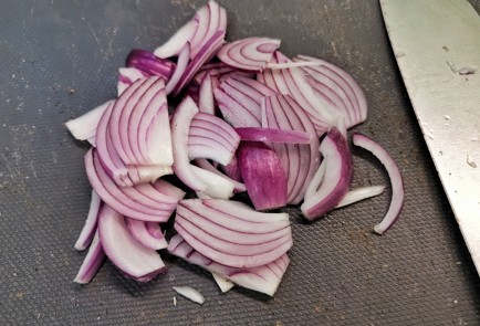 Фото шага рецепта Салат из шпината с адыгейским сыром 140423 шаг 15