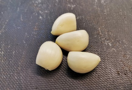 Фото шага рецепта Салат из шпината с адыгейским сыром 140423 шаг 17