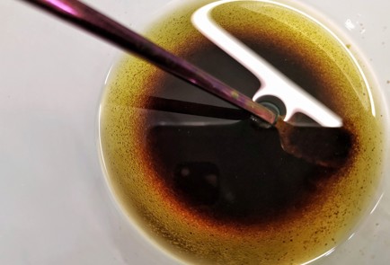 Фото шага рецепта Салат из шпината с адыгейским сыром 140423 шаг 21