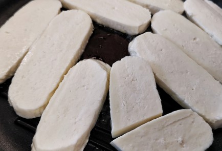 Фото шага рецепта Салат из шпината с кавказским сыром и вялеными помидорами 151373 шаг 4  