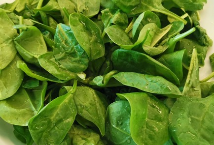 Фото шага рецепта Салат из шпината с кавказским сыром и вялеными помидорами 151373 шаг 6  