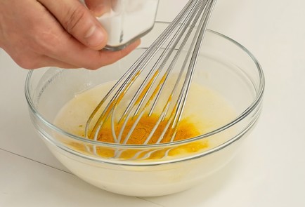 Фото шага рецепта Салат из шпината с рыбой и облепиховым соусом 114446 шаг 4  