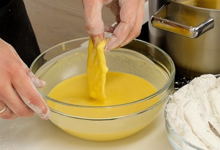 Фото шага рецепта Салат из шпината с рыбой и облепиховым соусом 114446 шаг 5  