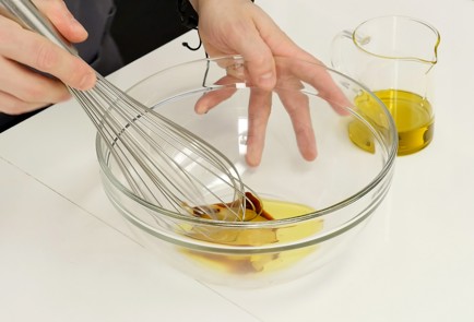 Фото шага рецепта Салат из свеклы с козьим сыром и медовой заправкой 27024 шаг 4  