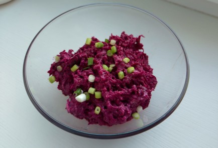 Фото шага рецепта Салат из свеклы и грецких орехов 190223 шаг 13  