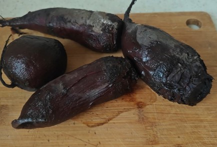 Фото шага рецепта Салат из свеклы и грецких орехов 190223 шаг 2  