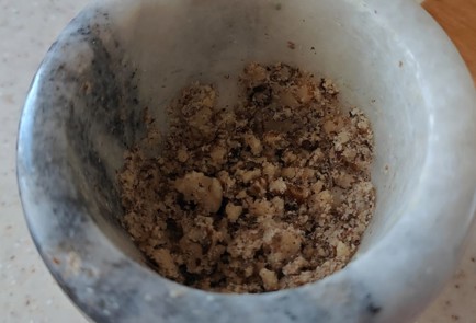 Фото шага рецепта Салат из свеклы и грецких орехов 190223 шаг 6  