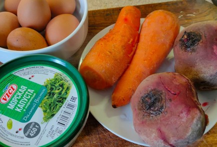 Фото шага рецепта Салат из свеклы моркови и морской капусты 191355 шаг 1  