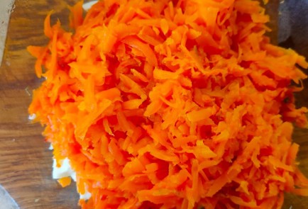 Фото шага рецепта Салат из свеклы моркови и морской капусты 191355 шаг 4  