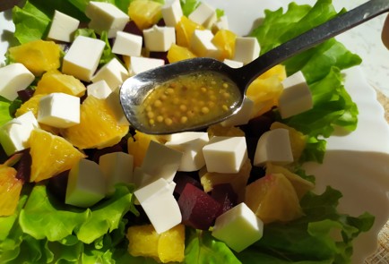 Фото шага рецепта Салат из свеклы с апельсином и сыром фета 188936 шаг 9  