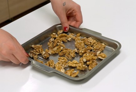 Фото шага рецепта Салат из свеклы 140906 шаг 2  