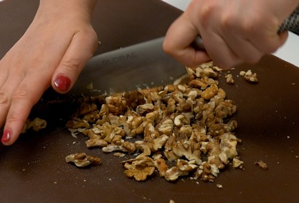 Фото шага рецепта Салат из свеклы 140906 шаг 5  