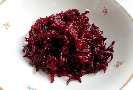 Фото шага рецепта Салат из свеклы 191611 шаг 3  