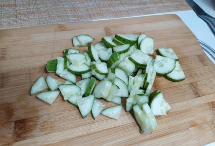 Фото шага рецепта Салат из свежих овощей 190124 шаг 1