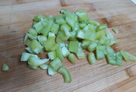 Фото шага рецепта Салат из свежих овощей 190124 шаг 2