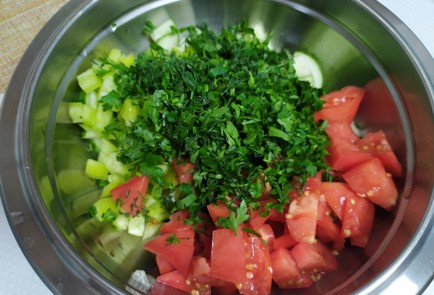 Фото шага рецепта Салат из свежих овощей 190124 шаг 5