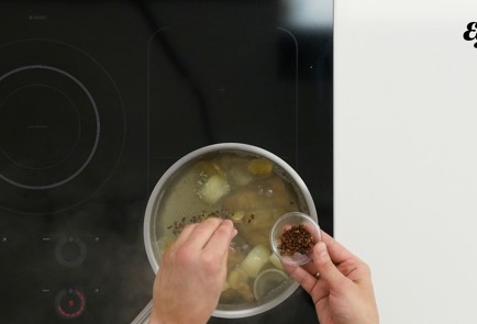 Фото шага рецепта Салат из свиных ушей 94055 шаг 4  