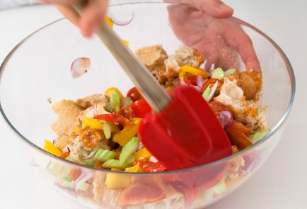 Фото шага рецепта Салат из трех видов помидоров 80056 шаг 6  