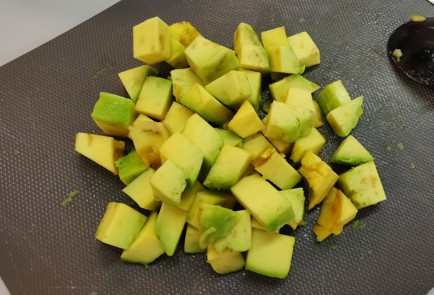 Фото шага рецепта Салат из тунца 186791 шаг 3  