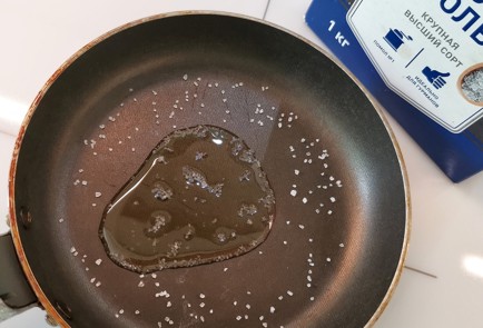 Фото шага рецепта Салат из утки с заправкой из черешни 173853 шаг 3  