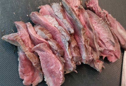 Фото шага рецепта Салат из утки с заправкой из черешни 173853 шаг 9  