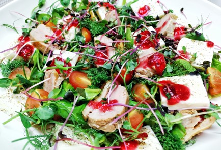 Фото шага рецепта Салат из варенокопченой утки с сыром сулугуни 140425 шаг 11  