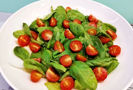 Фото шага рецепта Салат из варенокопченой утки с сыром сулугуни 140425 шаг 3  