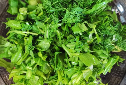 Фото шага рецепта Салат из яиц с вялеными томатами 173707 шаг 4  